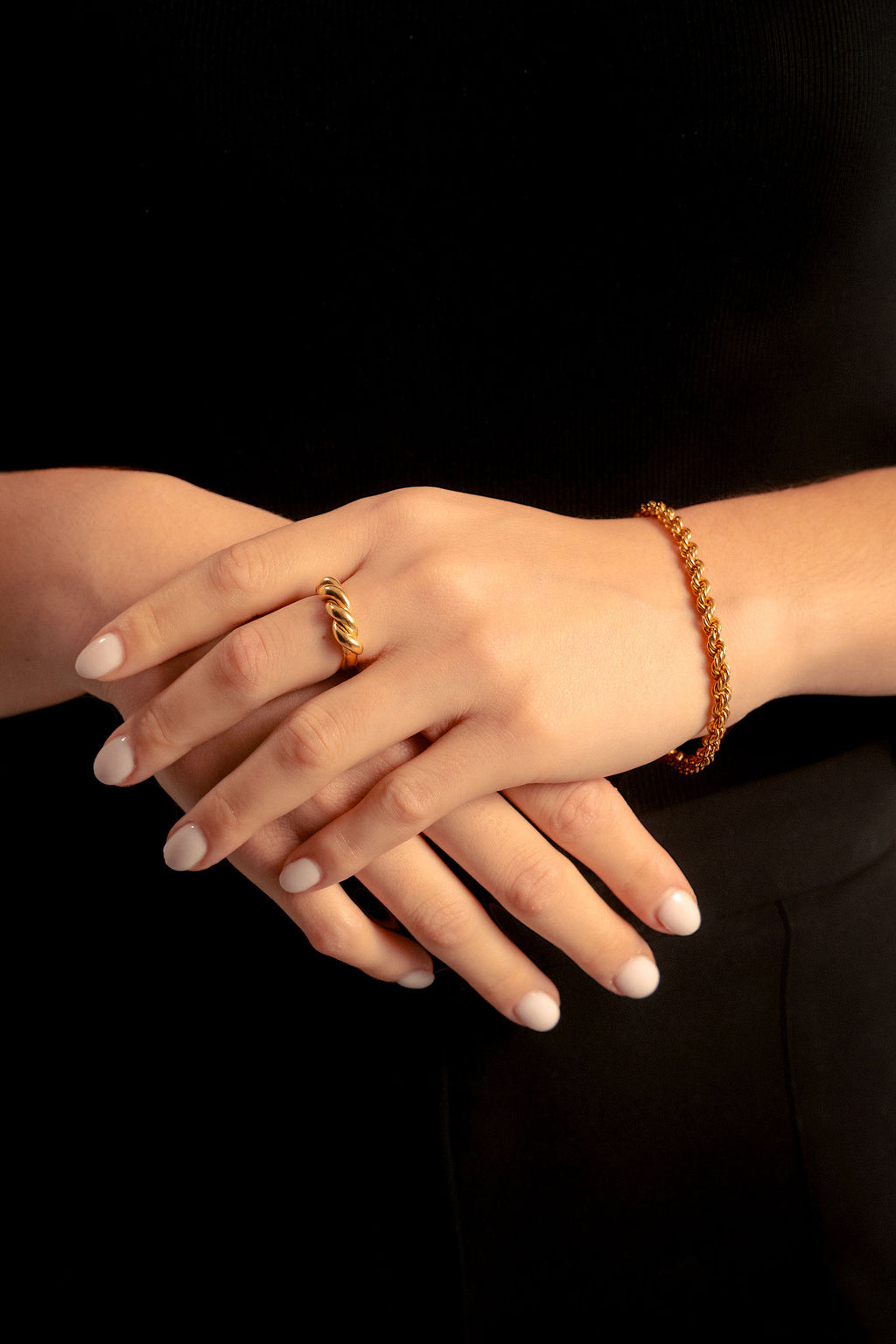 Anillo retorcido